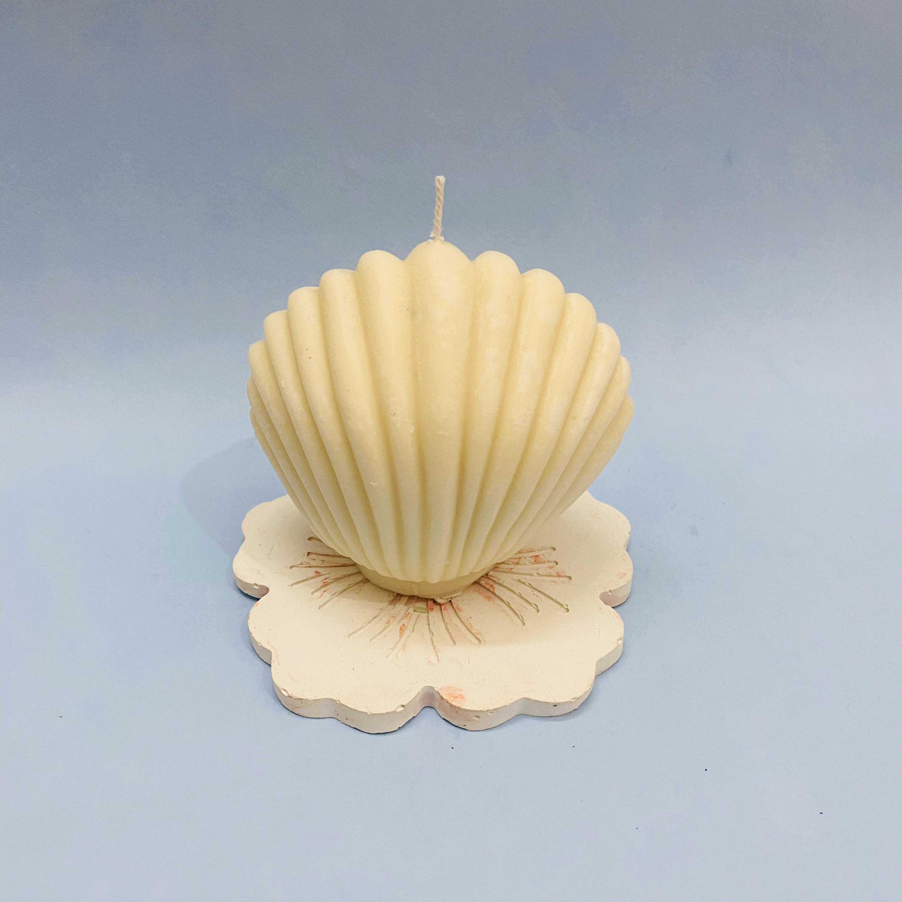 Sea Lover Shell Candle - Big White