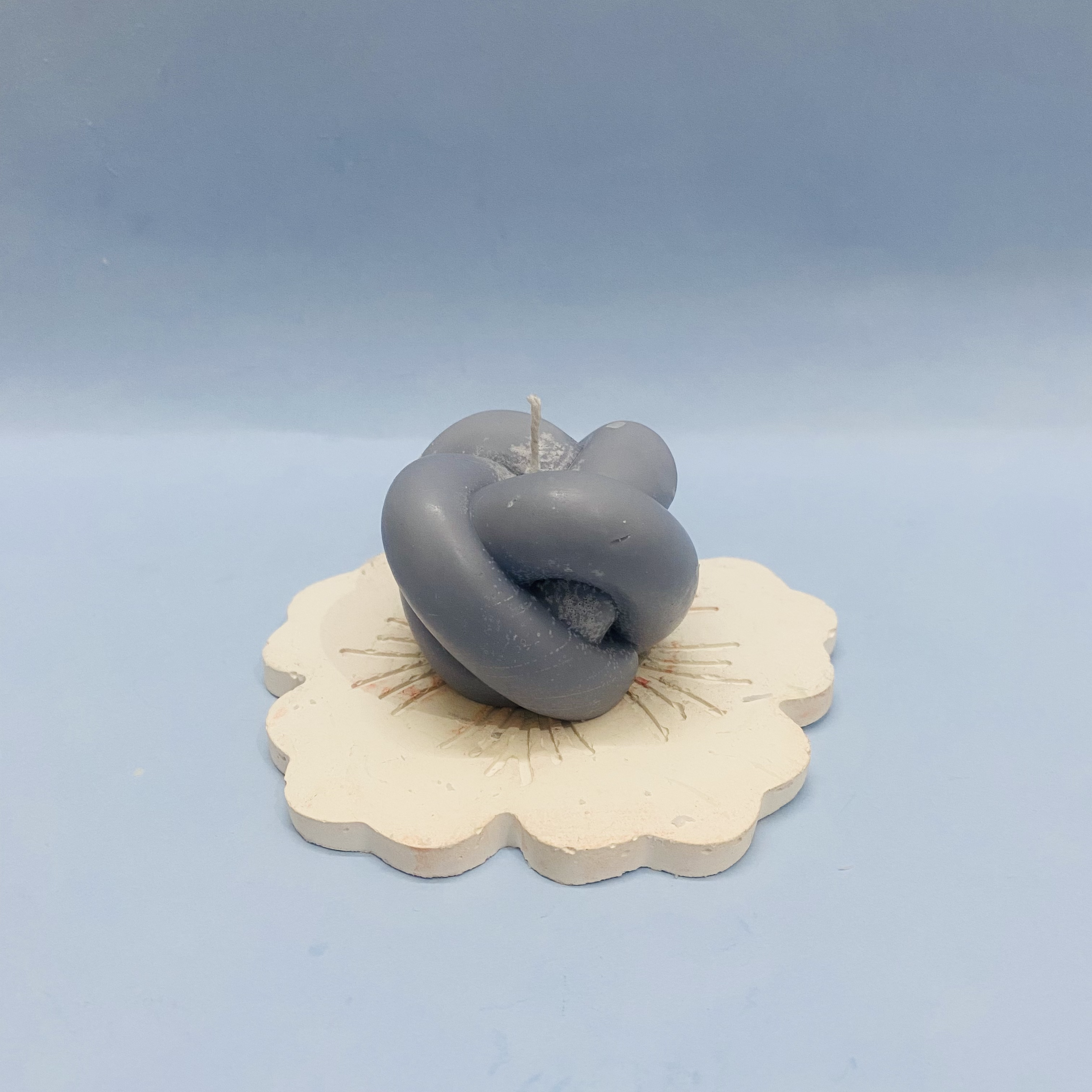 Happy Spiral Apple Candle Gray